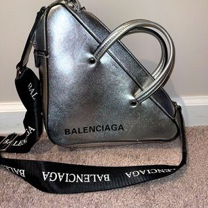 BB inspired Triangle Bag
